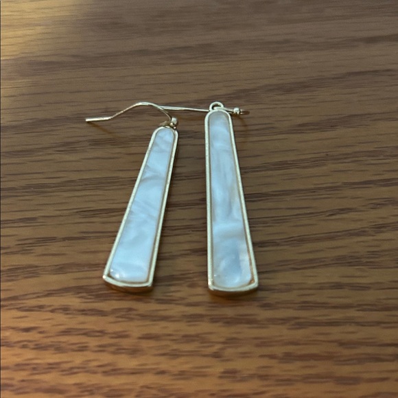 Jewelry - Chic Gold and White Dangle Earrings NWOT